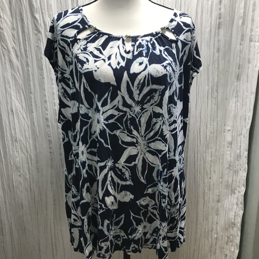 Rochelli Navy & White Floral Print Top
